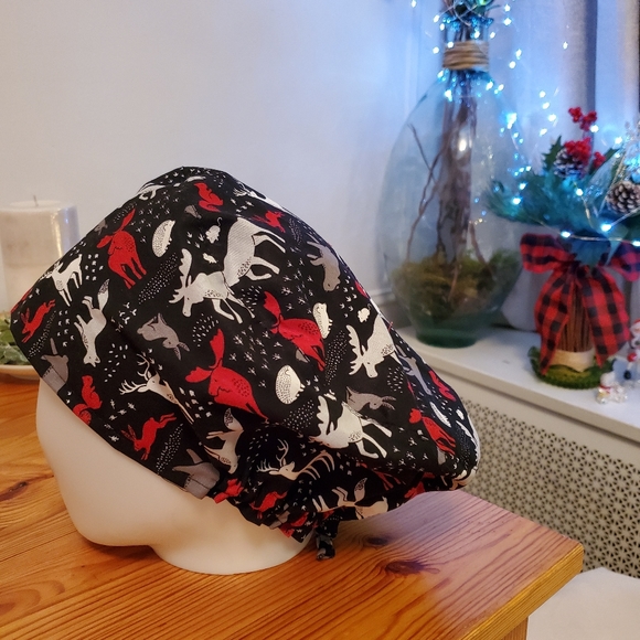 Scrub-hats Wildlife - Picture 5 of 9